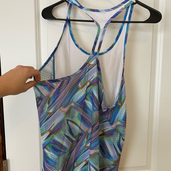 Under armour tank size M - Picture 2 of 3